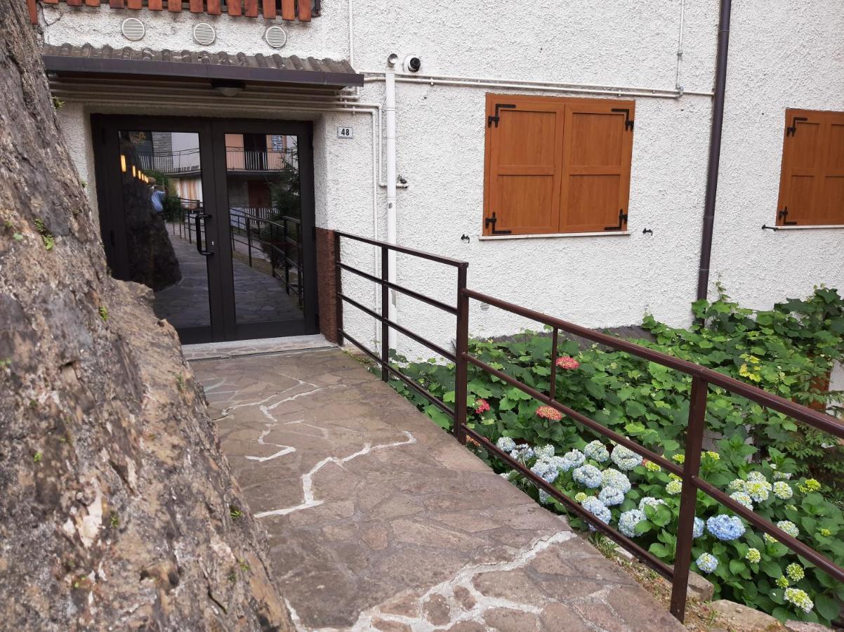 Bilocale A Piazza Brembana Apartment Luaran gambar